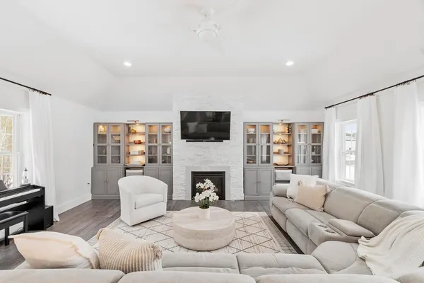 $775,000 | 103 Keeneland Circle, Leominster, MA 01453