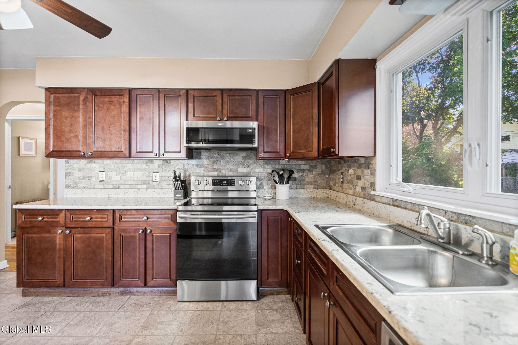 8 Knickerbocker Road Scotia, NY 12302 - Photo 9 of 36 17-web-or-mls-JLP02054_print