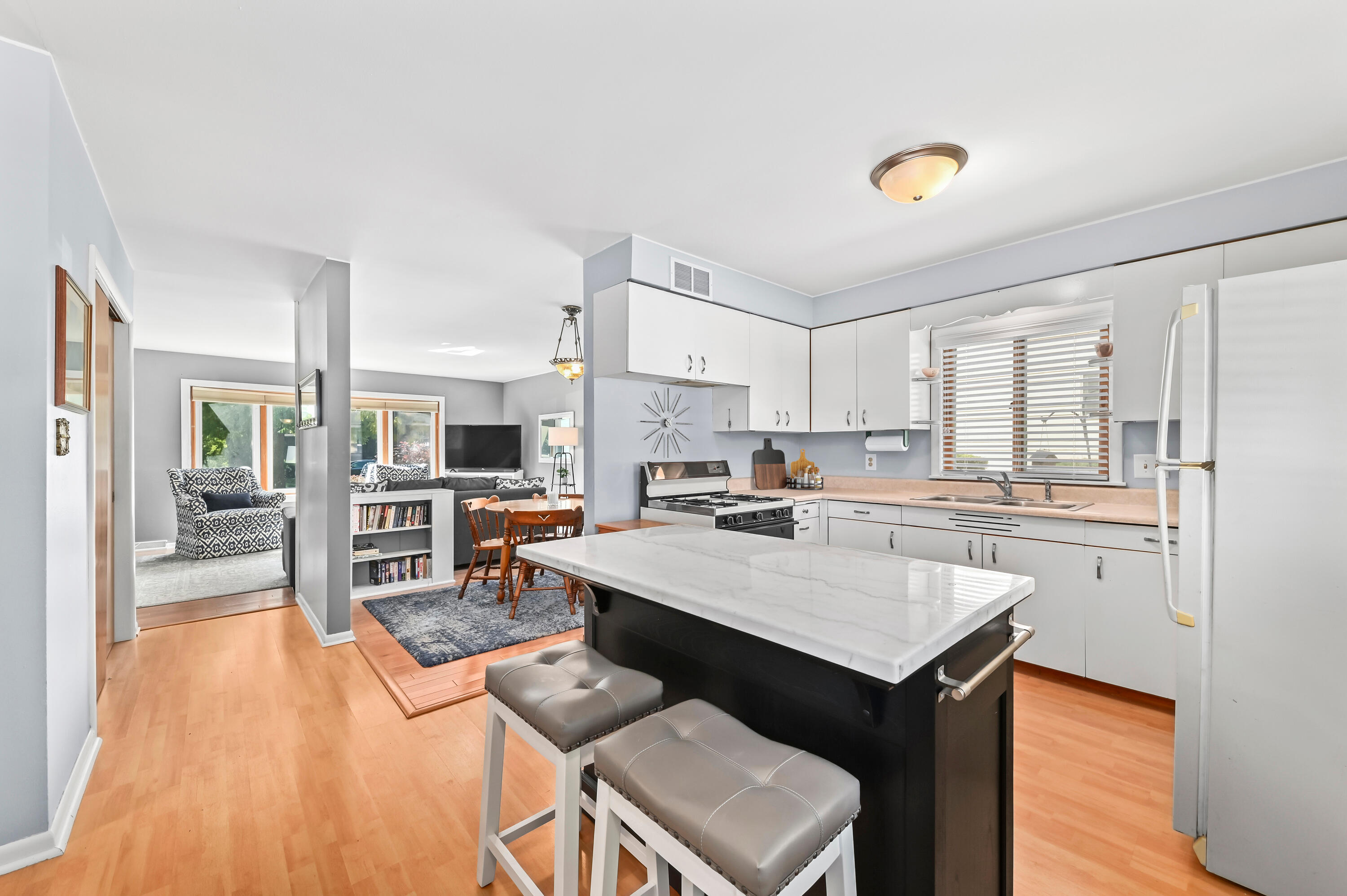 5764 Bridge Road Cedarburg, WI 53012 - Photo 11 of 31 Kitchen updated floors EDT