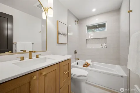 $569,950 | 30032 5th Avenue Southwest, Federal Way, WA 98023