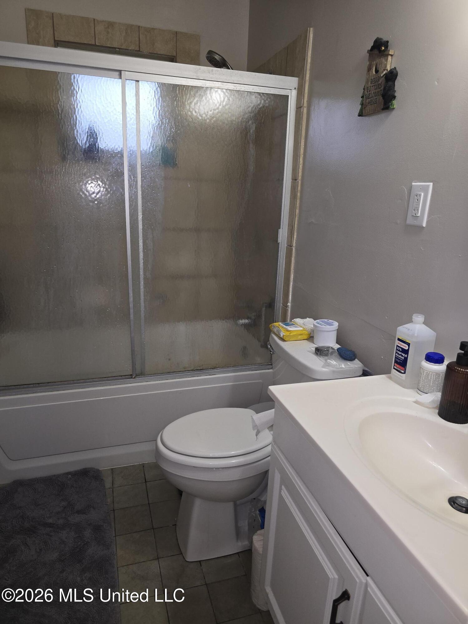 2330 Middlecoff Drive Gulfport, MS 39507 - Photo 33 of 40 Bathroom