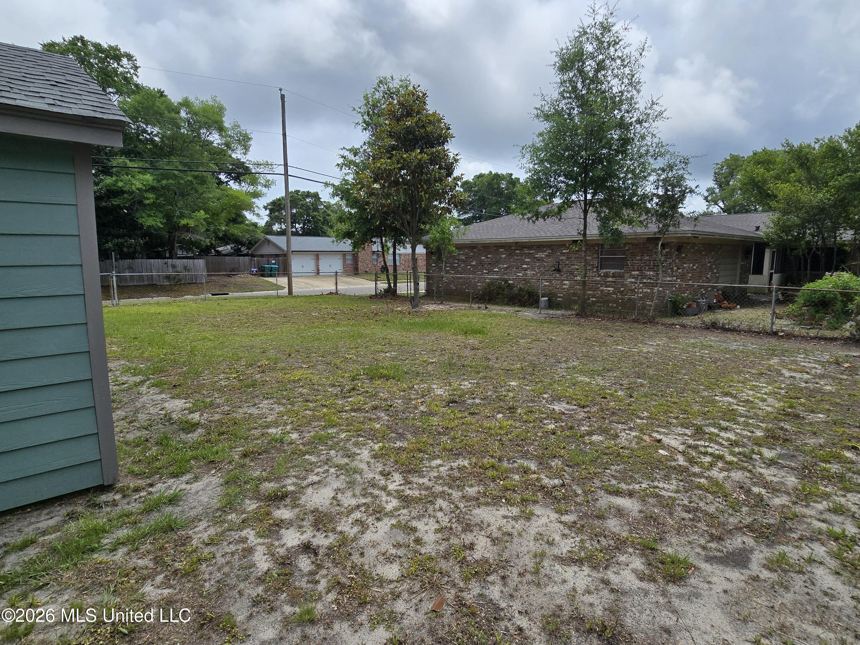 2330 Middlecoff Drive Gulfport, MS 39507 - Photo 8 of 40 Yard view