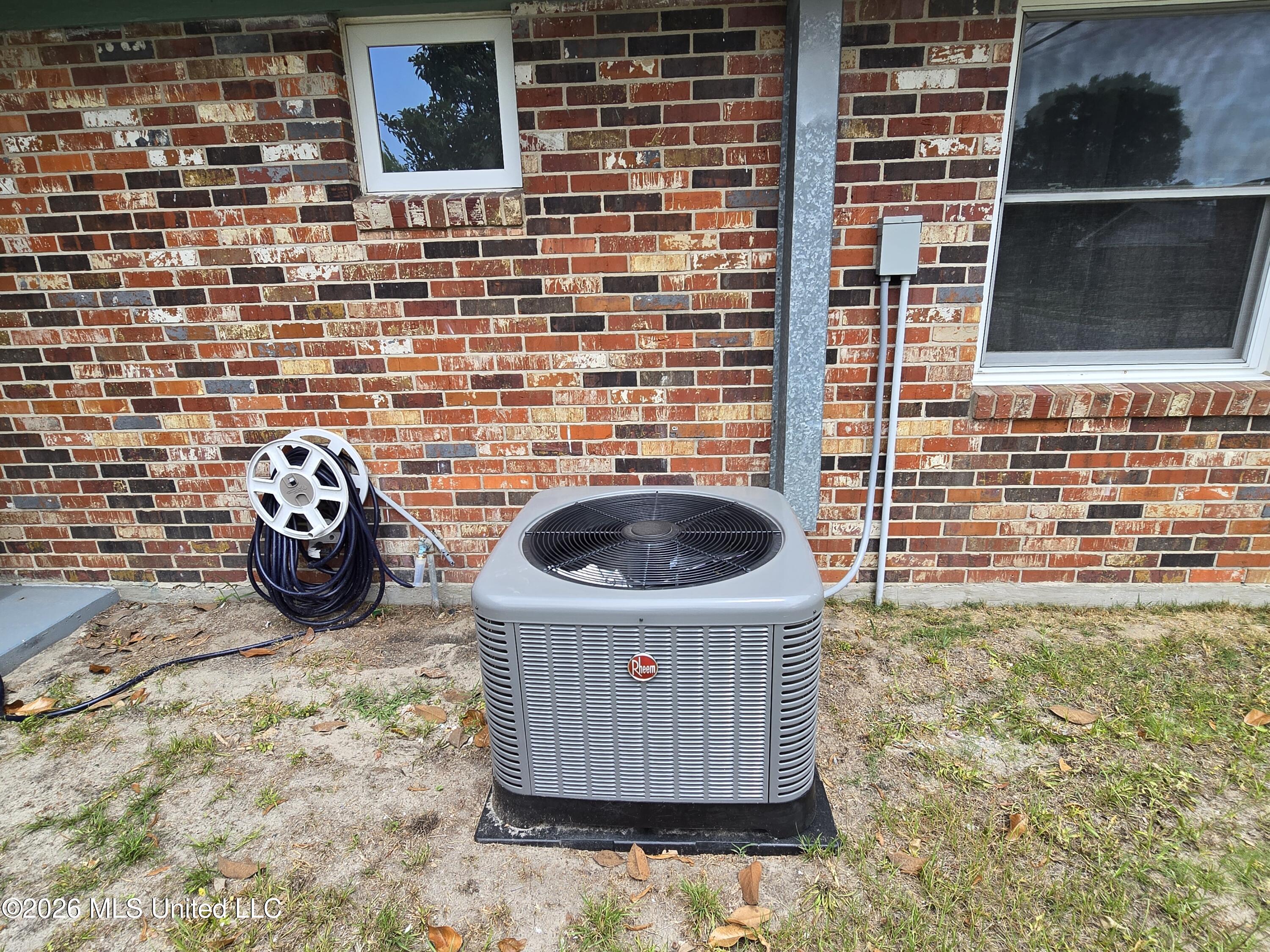 2330 Middlecoff Drive Gulfport, MS 39507 - Photo 10 of 40 New AC System