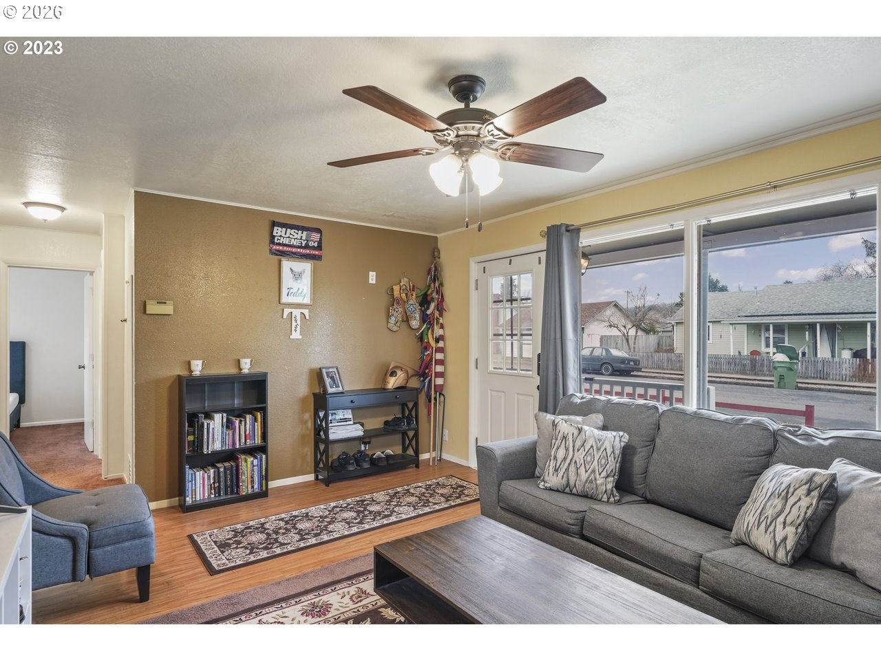 830 South 7th Street Cottage Grove, OR 97424 - Photo 27 of 33 a living room with furniture and a large window