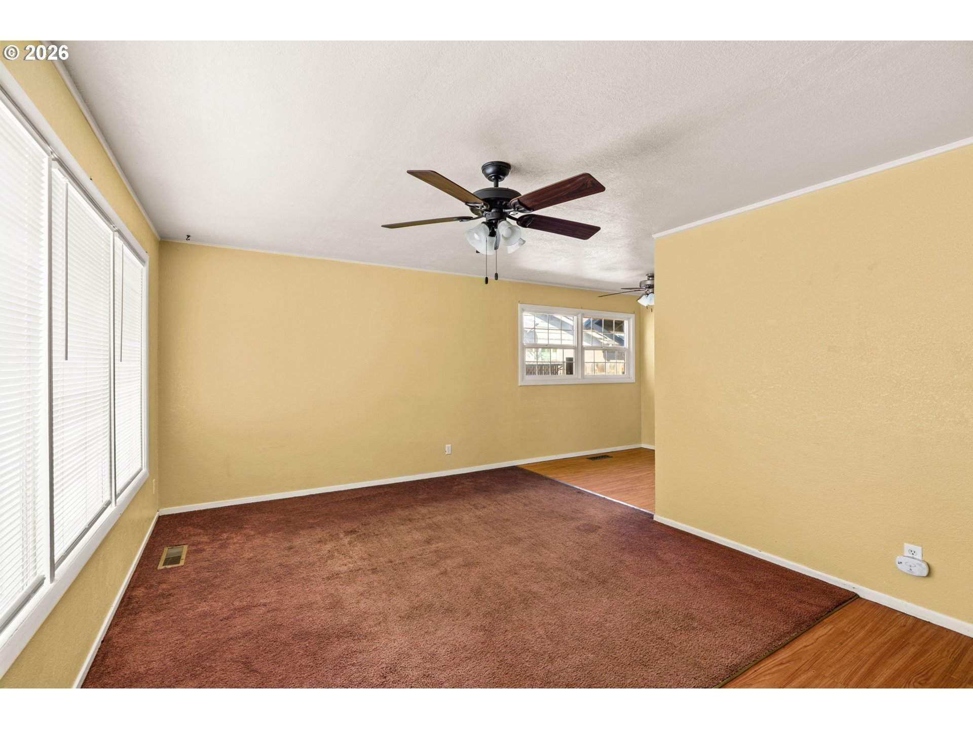 830 South 7th Street Cottage Grove, OR 97424 - Photo 7 of 33 a view of an empty room