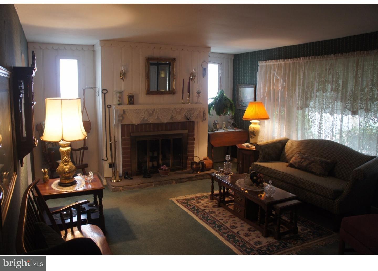 184 Stoopville Road Newtown, PA 18940 - Photo 3 of 7 Living Room