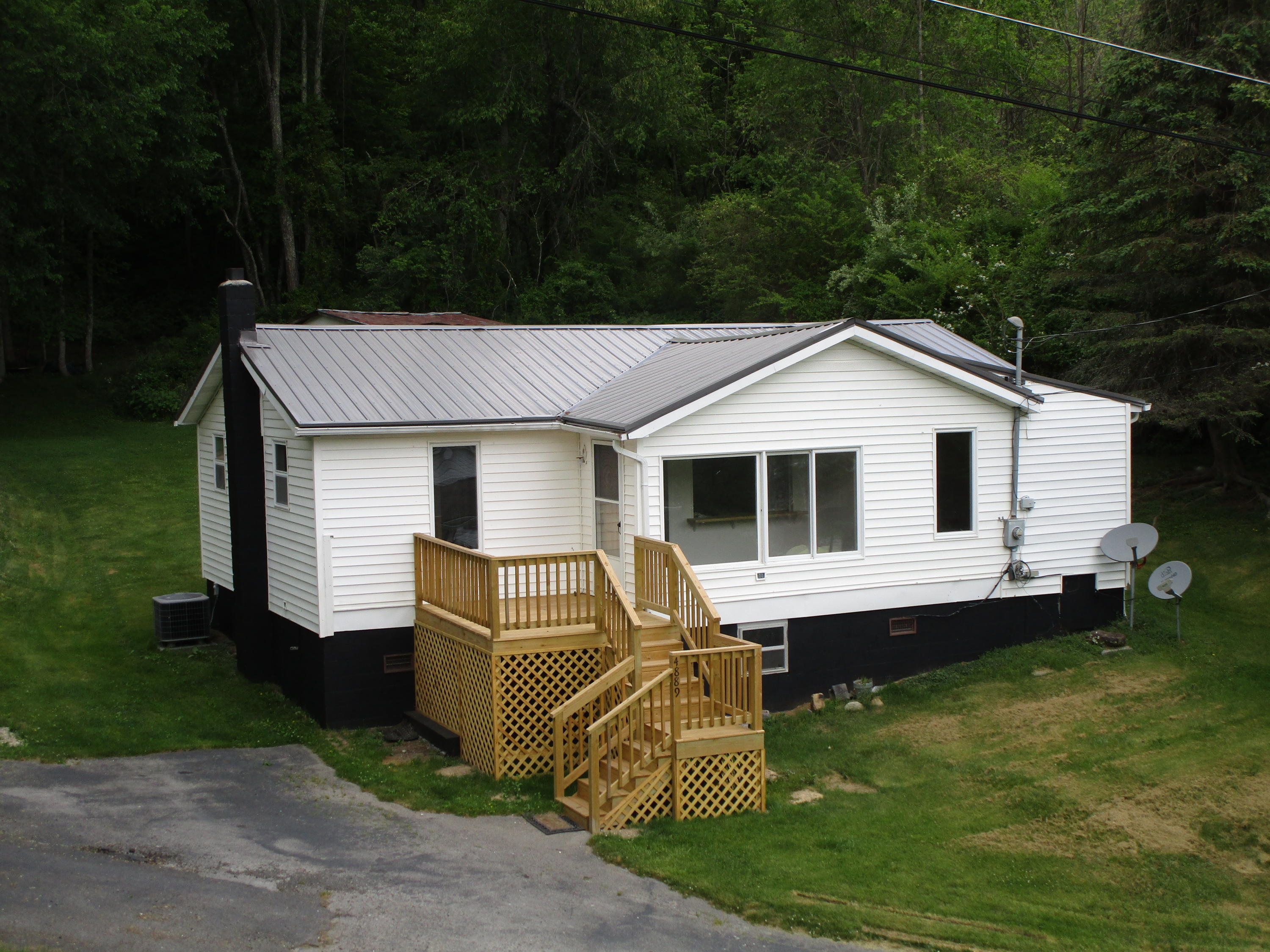 4889 Couch Road Coeburn, VA 24230 - Photo 1 of 29 IMG_0665