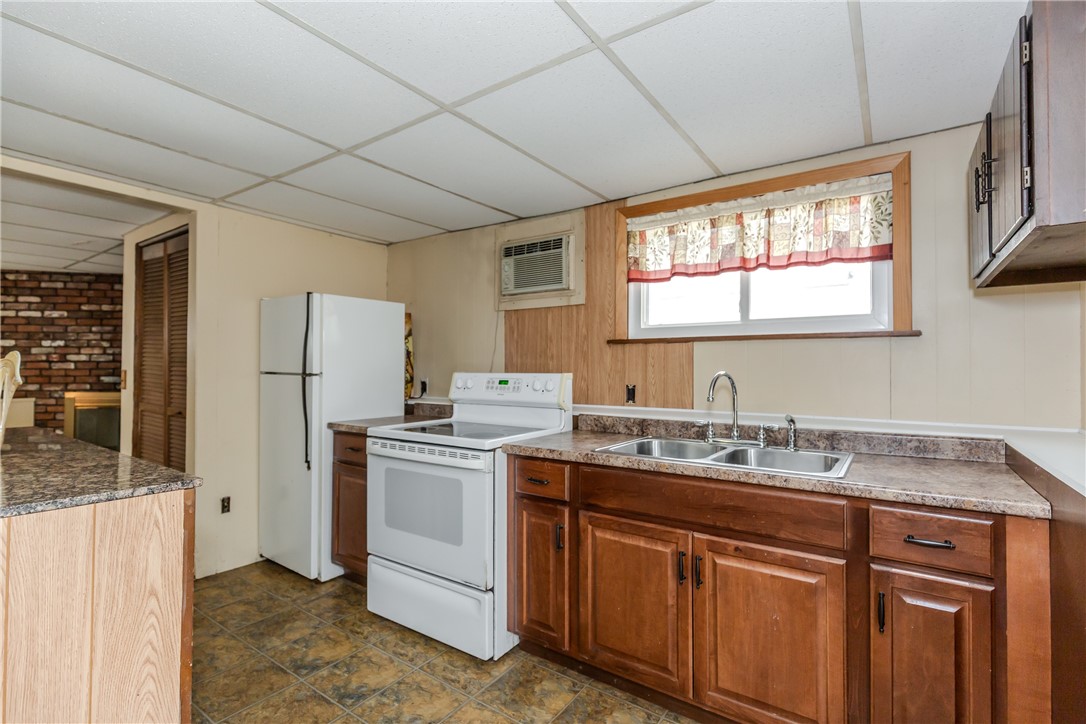 185 Parkside Avenue Pawtucket, RI 02861 - Photo 26 of 31 Lower level kitchen
