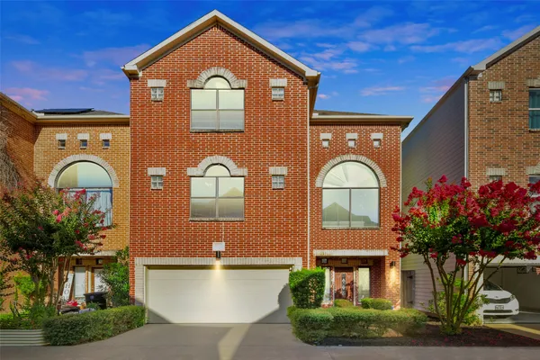 $2,400 | 9810 Marlink, Houston, TX 77025