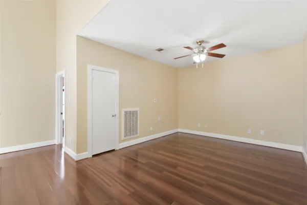 $2,400 | 9810 Marlink, Houston, TX 77025