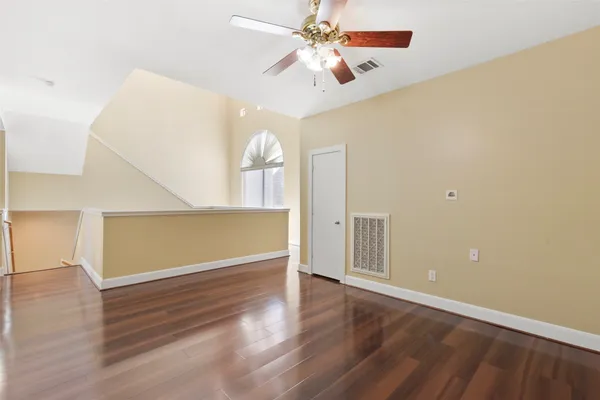 $2,400 | 9810 Marlink, Houston, TX 77025