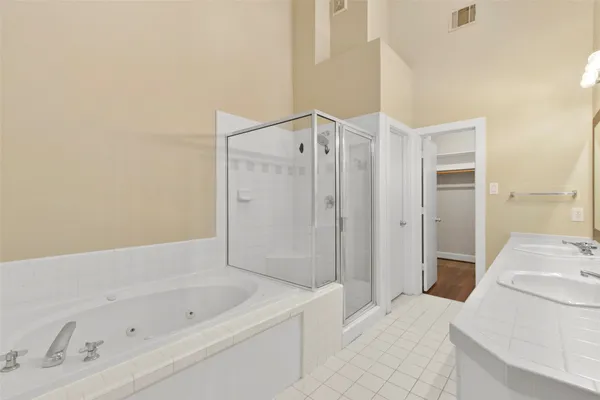 $2,400 | 9810 Marlink, Houston, TX 77025