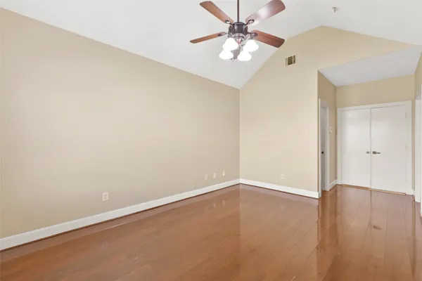 $2,400 | 9810 Marlink, Houston, TX 77025