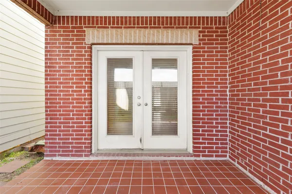 $2,400 | 9810 Marlink, Houston, TX 77025