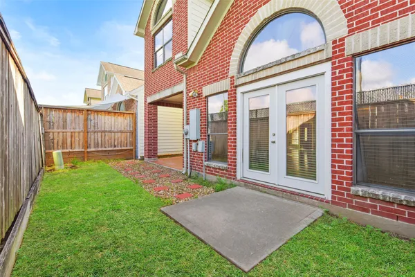 $2,400 | 9810 Marlink, Houston, TX 77025