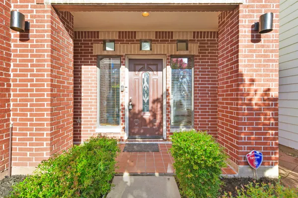 $2,400 | 9810 Marlink, Houston, TX 77025