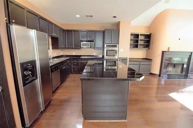 $2,400 | 9810 Marlink, Houston, TX 77025