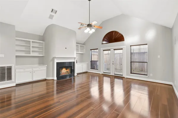 $2,400 | 9810 Marlink, Houston, TX 77025