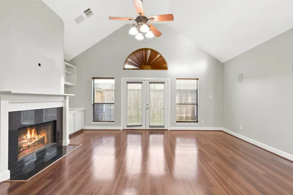 $2,400 | 9810 Marlink, Houston, TX 77025