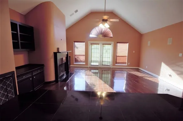 $2,400 | 9810 Marlink, Houston, TX 77025