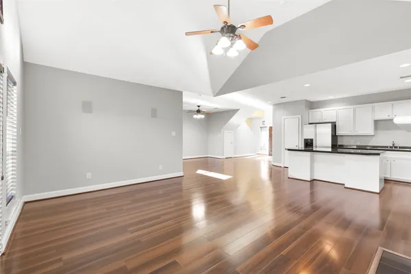 $2,400 | 9810 Marlink, Houston, TX 77025