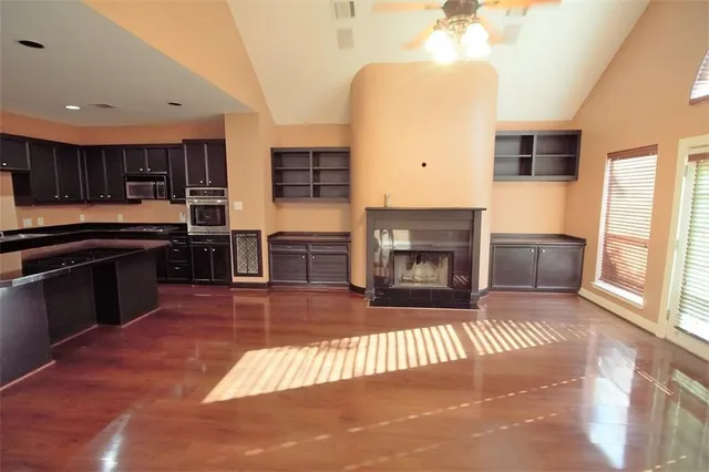 $2,400 | 9810 Marlink, Houston, TX 77025