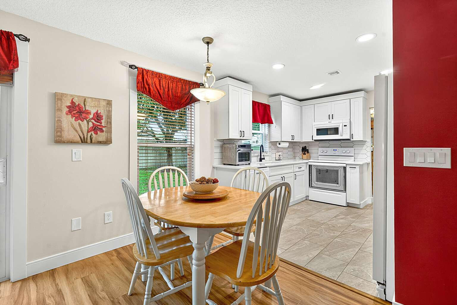 6211 Drake Street Jupiter, FL 33458 - Photo 10 of 39 010_Allen.10