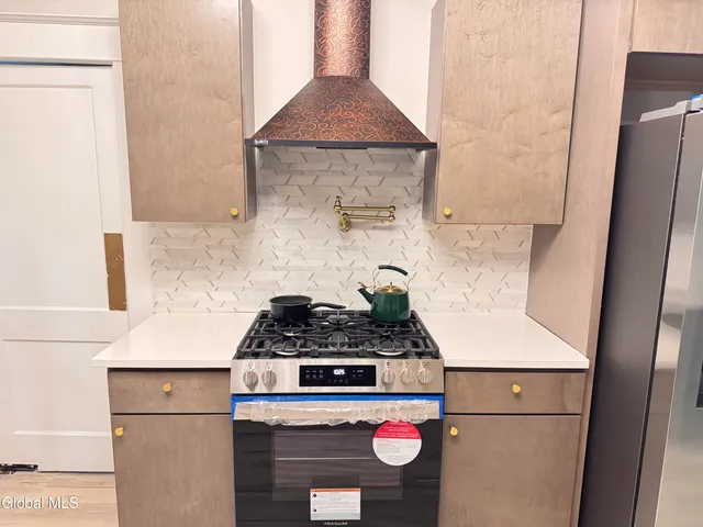 $299,999 | 22 Fairlawn Avenue, Albany, NY 12203