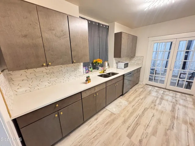 $299,999 | 22 Fairlawn Avenue, Albany, NY 12203