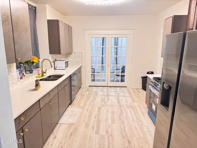 $299,999 | 22 Fairlawn Avenue, Albany, NY 12203