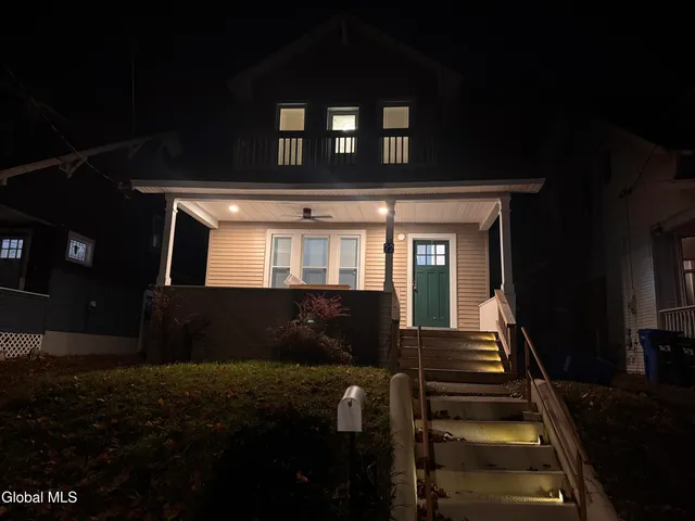 $299,999 | 22 Fairlawn Avenue, Albany, NY 12203