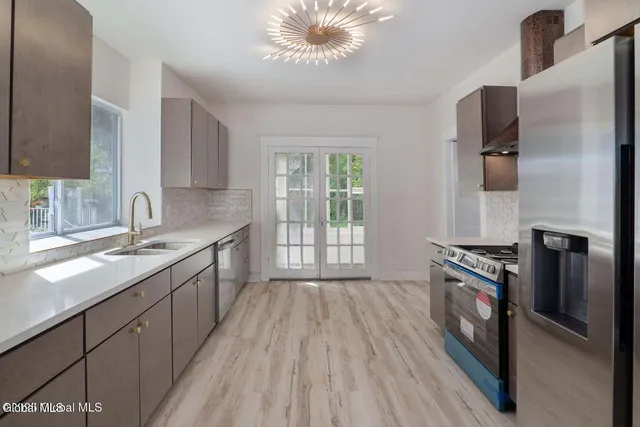 $299,999 | 22 Fairlawn Avenue, Albany, NY 12203