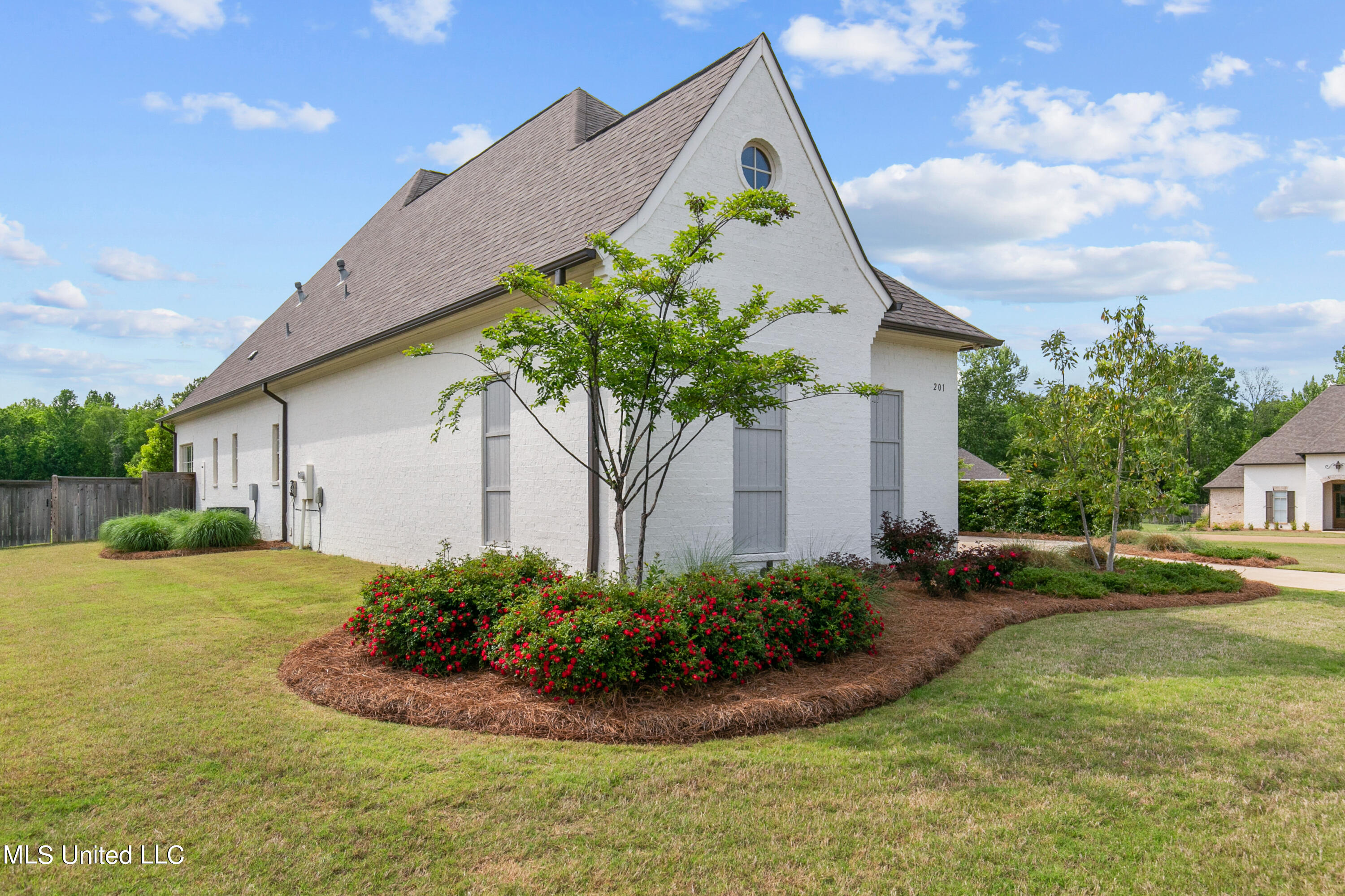 201 South Woodcreek Road Madison, MS 39110 - Photo 4 of 73 201 S Woodcreek-1