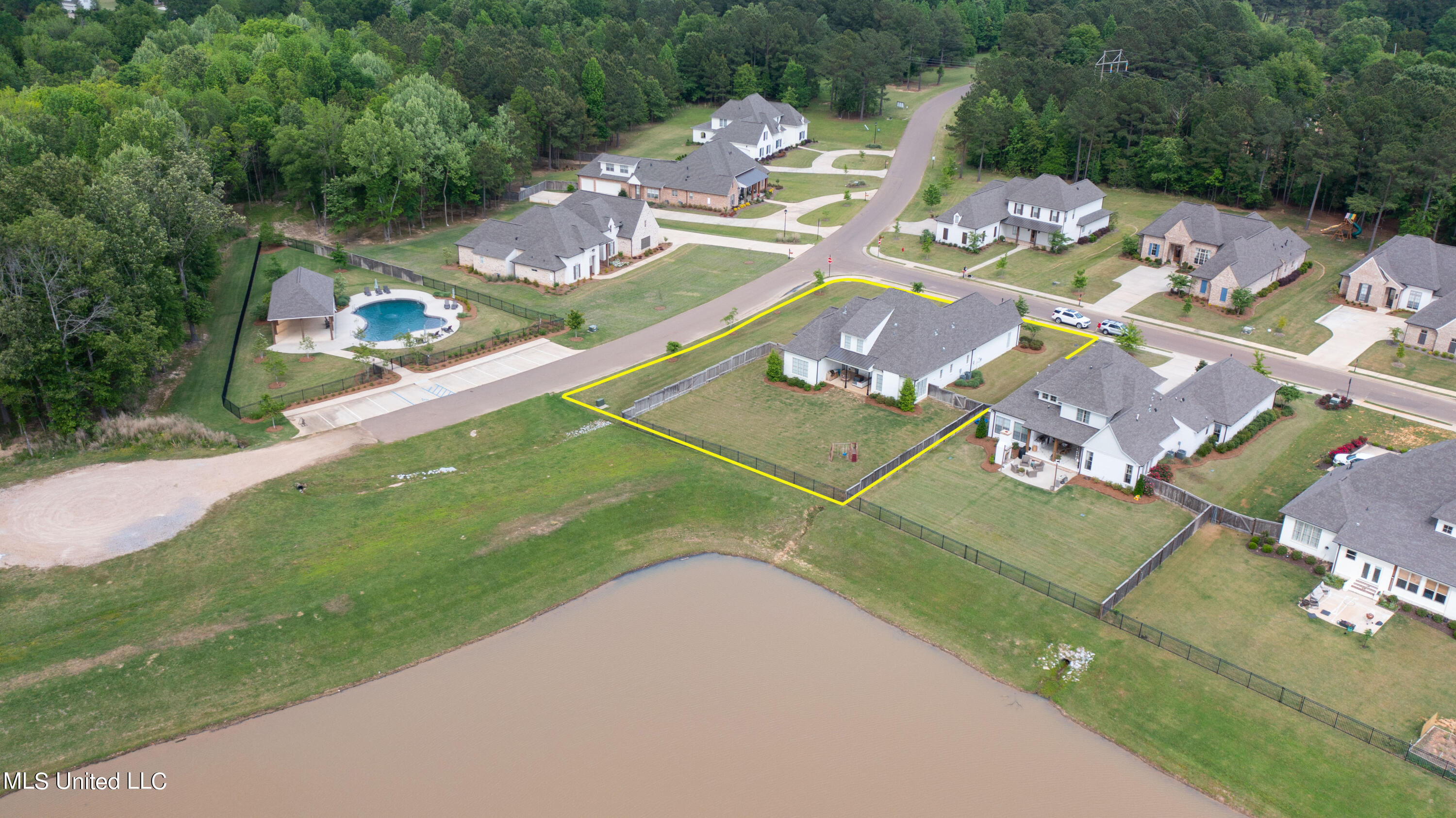 201 South Woodcreek Road Madison, MS 39110 - Photo 72 of 73 201 S Woodcreek-71a