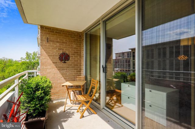 $485,000 | 3001 Veazey Terrace Northwest, Unit 908, Washington, DC 20008