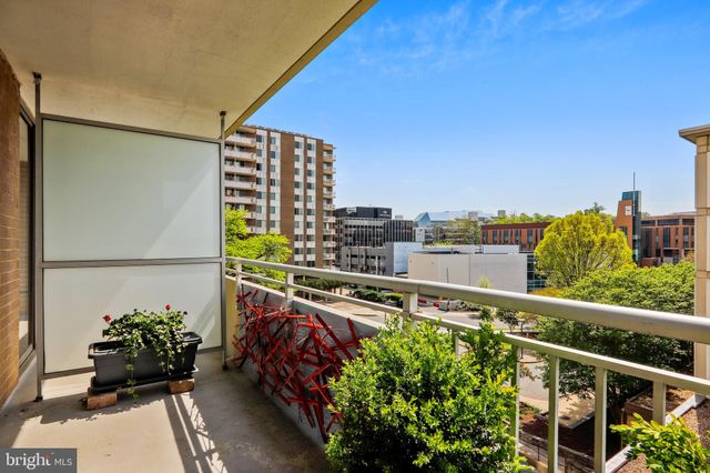 $485,000 | 3001 Veazey Terrace Northwest, Unit 908, Washington, DC 20008