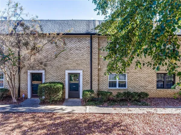 $2,300 | 280 Winding River Drive, Unit B, Atlanta, GA 30350