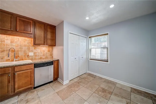 $2,300 | 280 Winding River Drive, Unit B, Atlanta, GA 30350