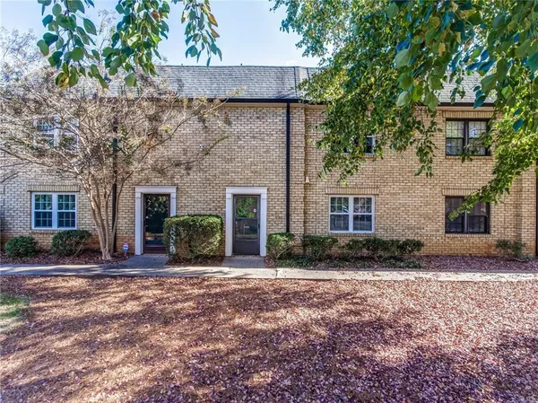 $2,300 | 280 Winding River Drive, Unit B, Atlanta, GA 30350