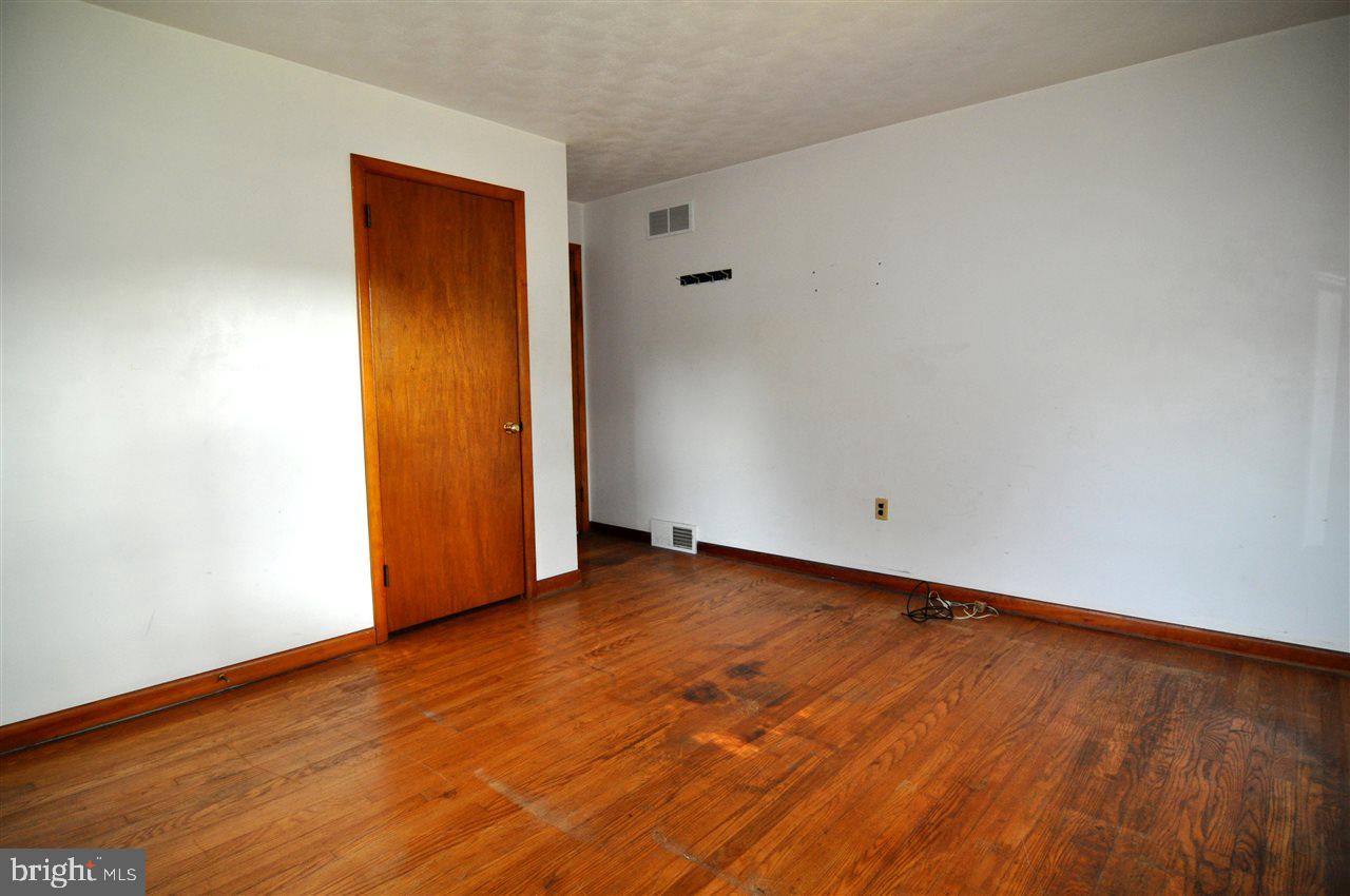 4230 George Street Manchester, PA 17345 - Photo 14 of 36 Gallery Image 14