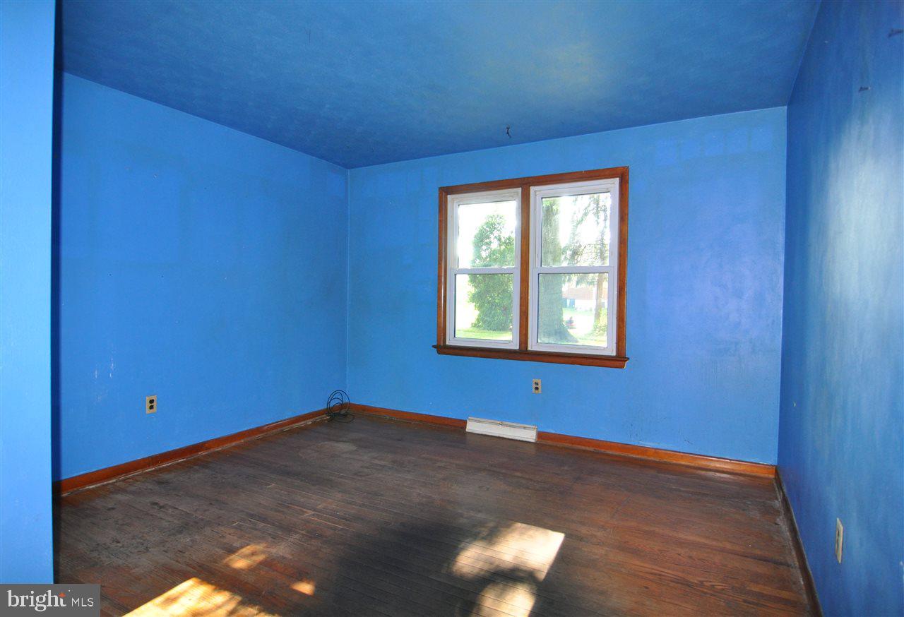 4230 George Street Manchester, PA 17345 - Photo 8 of 36 Gallery Image 8