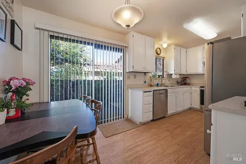 $1,250,000 | 1311 Prentice Drive, Healdsburg, CA 95448