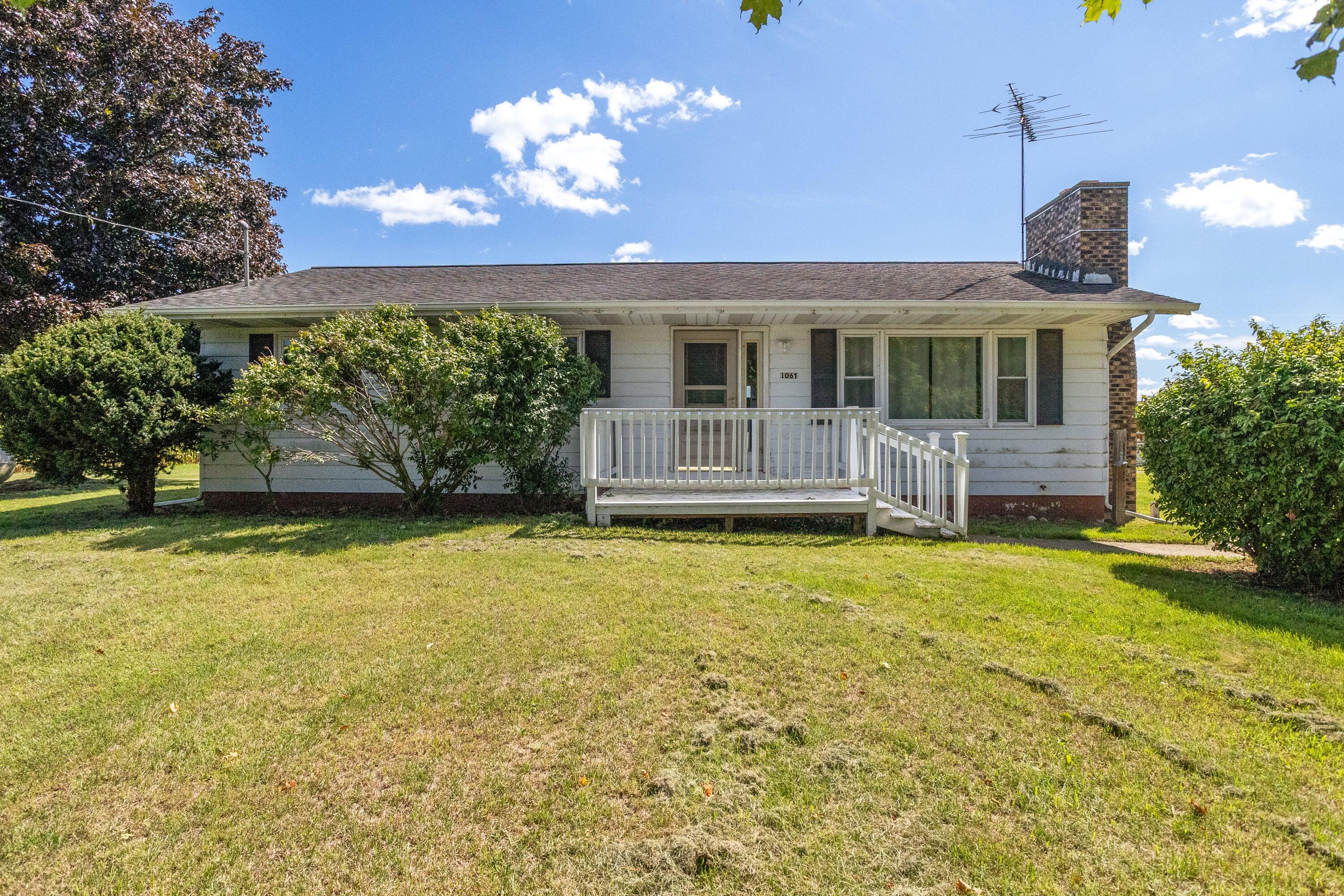 1061 Litchfield_001