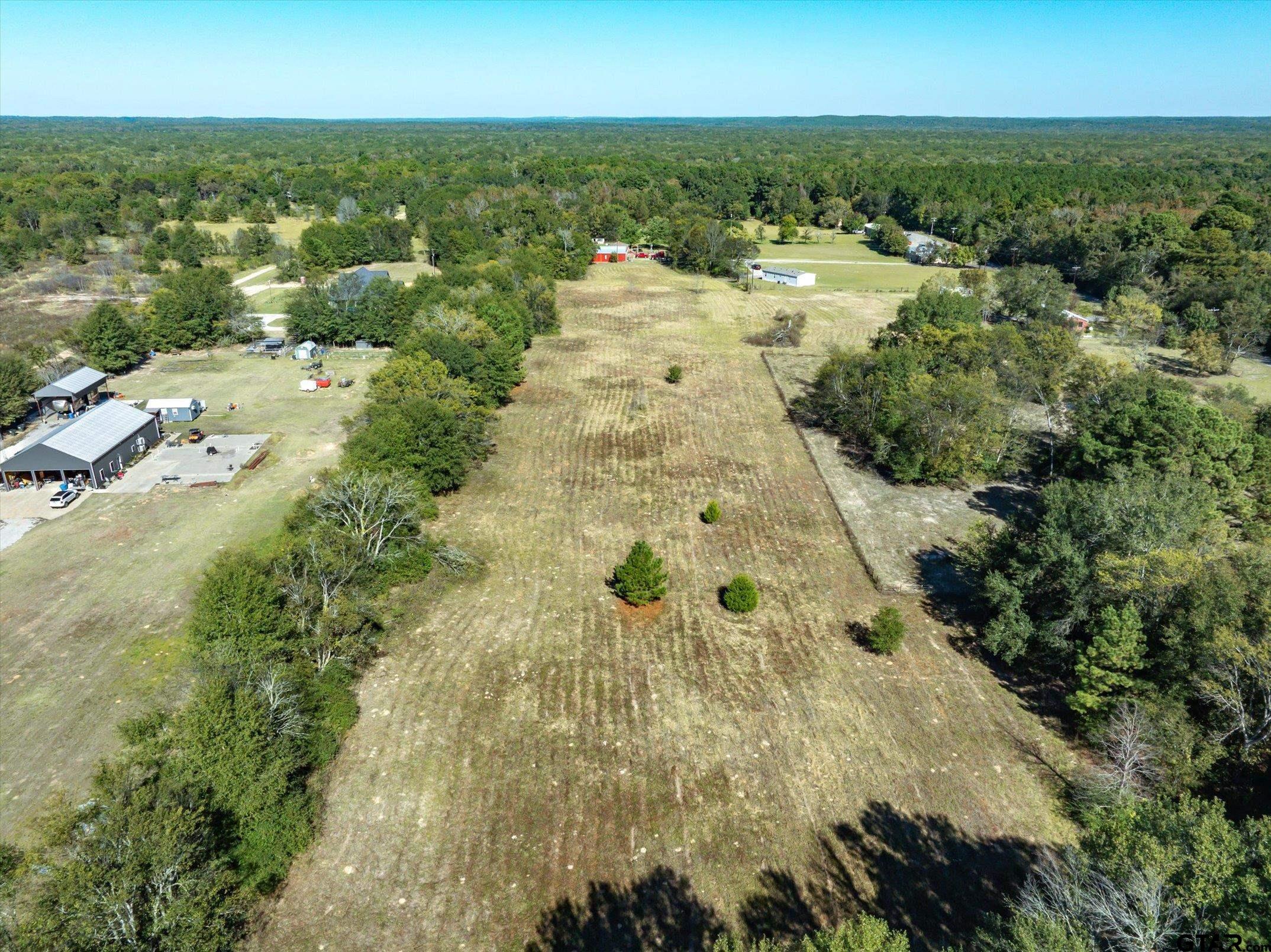 21151 C R 4106 Lindale, TX 75771 - Photo 4 of 12 a view of a city