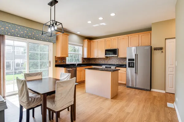 $405,000 | 2889 Peachtree Circle, Aurora, IL 60502