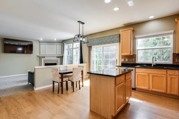 $405,000 | 2889 Peachtree Circle, Aurora, IL 60502