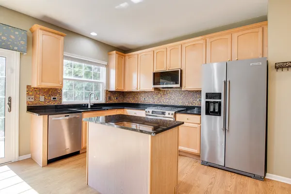 $405,000 | 2889 Peachtree Circle, Aurora, IL 60502