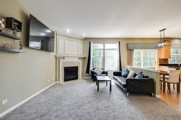 $405,000 | 2889 Peachtree Circle, Aurora, IL 60502