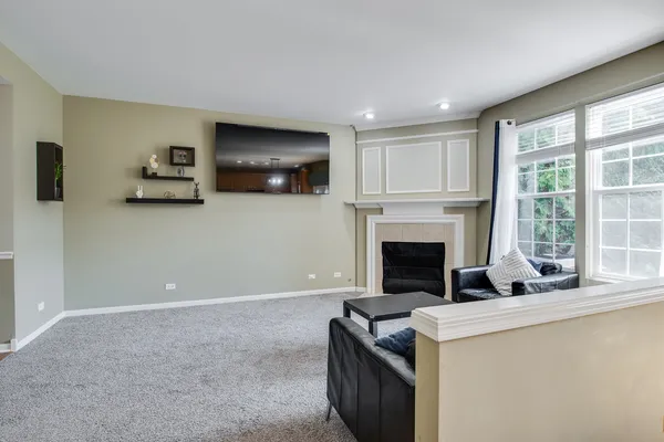 $405,000 | 2889 Peachtree Circle, Aurora, IL 60502