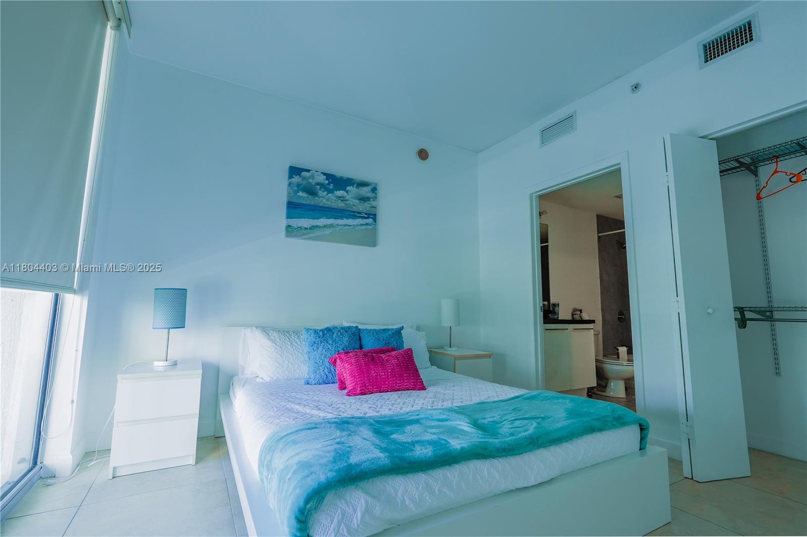 90 Southwest 3rd Street, Unit 1401 Miami, FL 33130 - Photo 19 of 21 Gallery Image 19